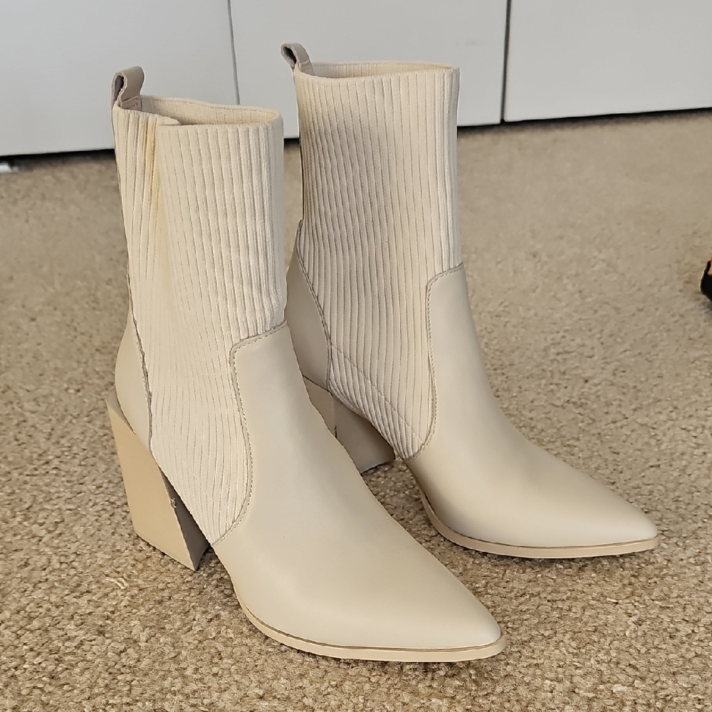 Steve madden Chic Cream Ankle Boots size 8